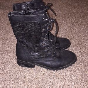 COMBAT BOOTS